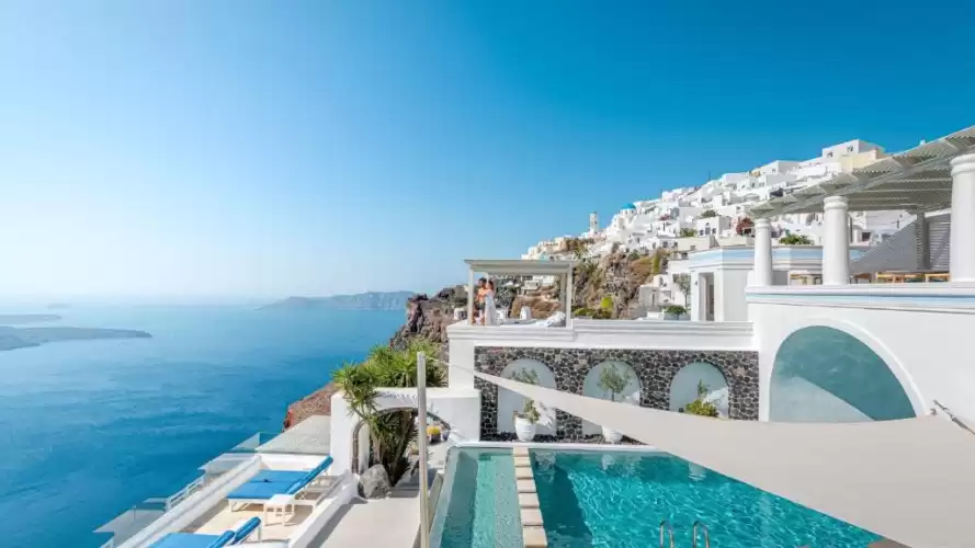 Santorini: The Ultimate Honeymoon Destination